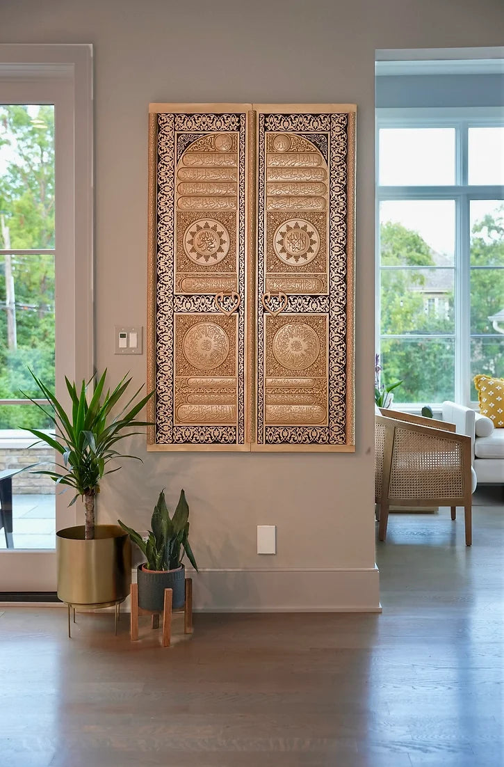 Premium Kaaba Door Replica Artwork – Detailed Close-Up of Calligraphy and Texture